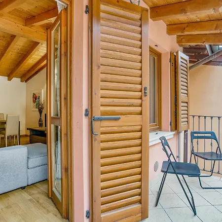 2 Bedroom Cozy In * Toscolano Maderno