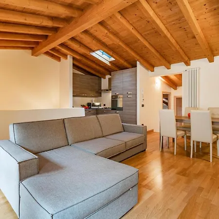 2 Bedroom Cozy In Apartment