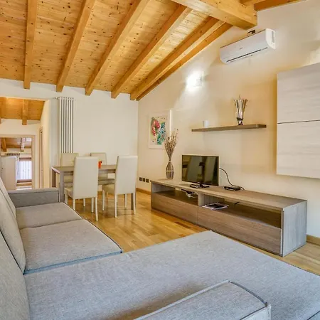 2 Bedroom Cozy In Apartment